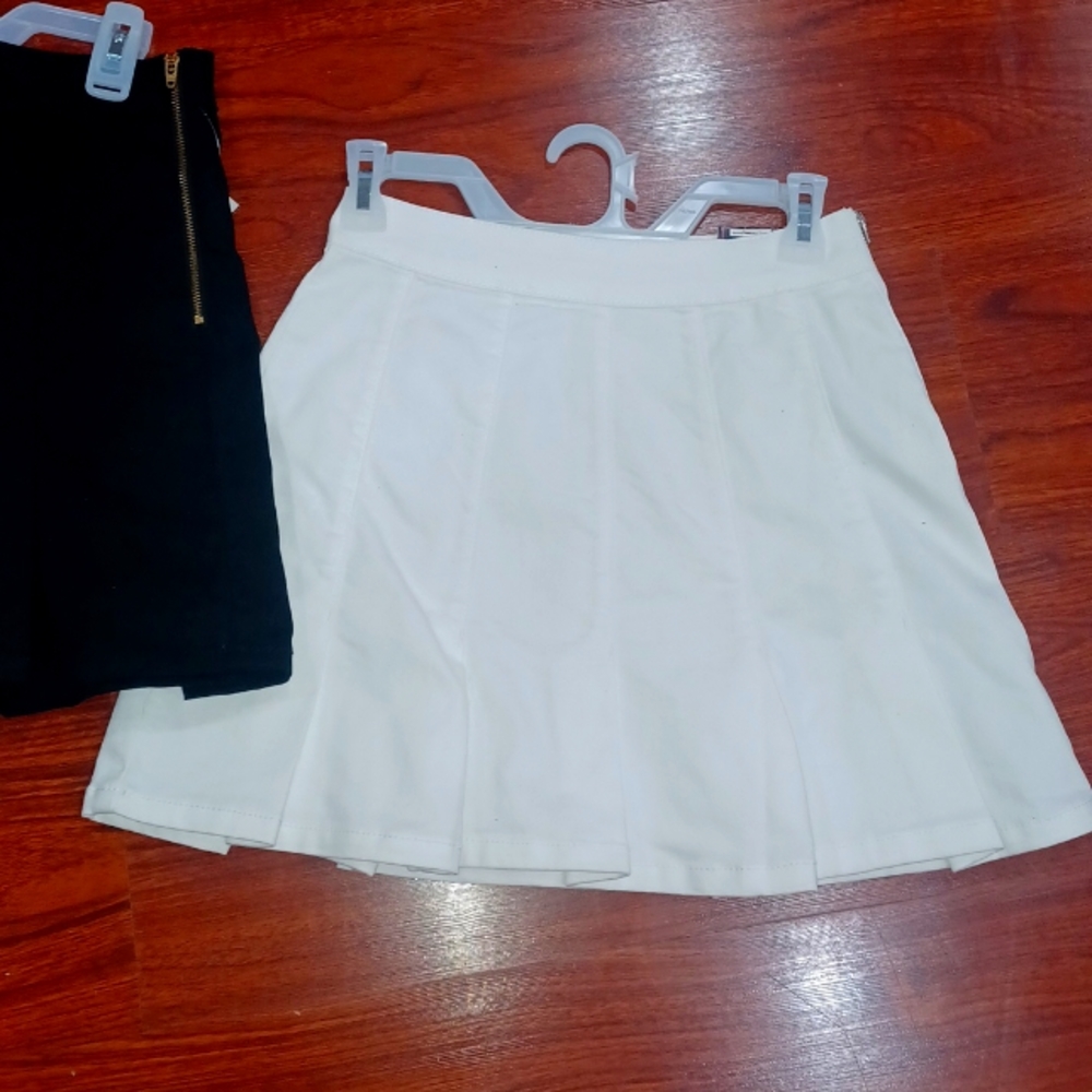 Bundle 2 for 1 No Boundaries skirts NWT